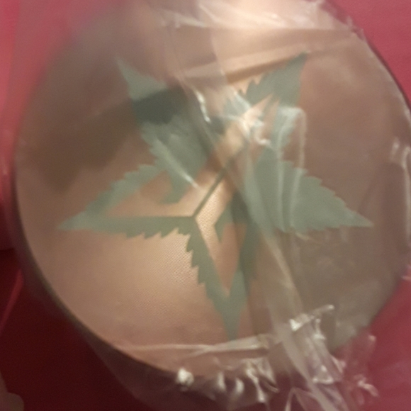 Jeffree star grinder - Picture 3 of 3